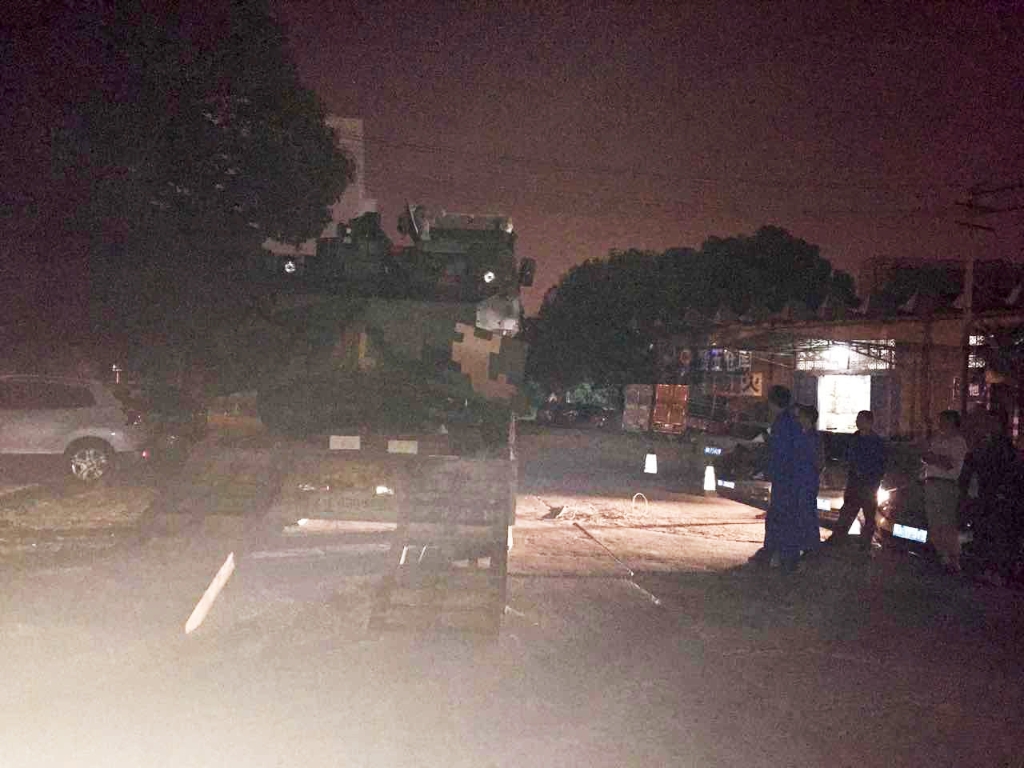 122cc太阳成智能SW2105工程车顺遂交付步队