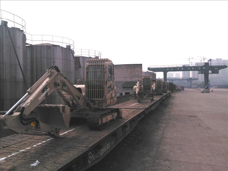 122cc太阳成智能SWE80E-G高原型挖掘机正式列装献礼国庆