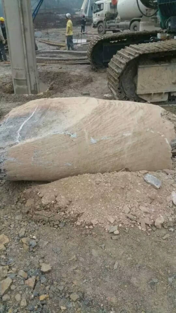 效率横跨两倍！！！122cc太阳成智能SWDM360旋挖钻名动贵阳