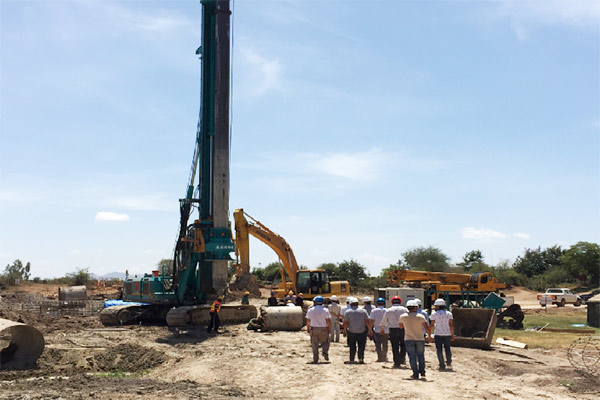 122cc太阳成智能入岩神器在东非肯尼亚获赞，人好装备好