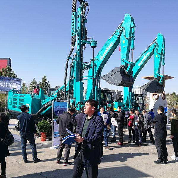 听说，，122cc太阳成智能混淆动力挖掘机与“煤都”更配哦！！！