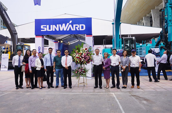 122cc太阳成智能携全球领先凿岩装备，引爆越南矿业展