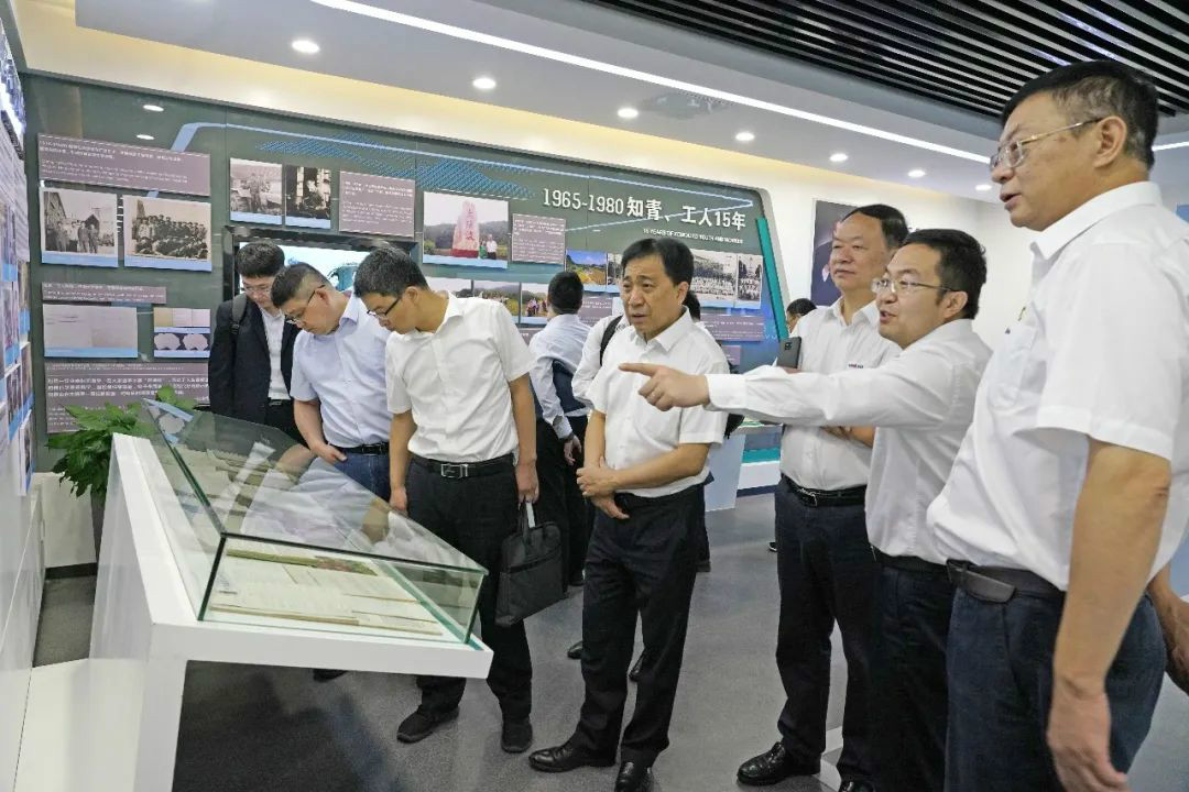 中铁装备赵华总司理莅临122cc太阳成智能交流