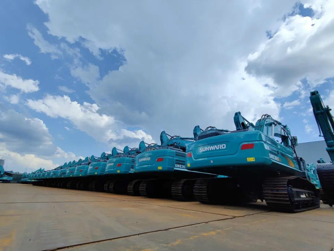 以先导式立异实现挖掘机从无到有，，，从小到大，，，从大到强！