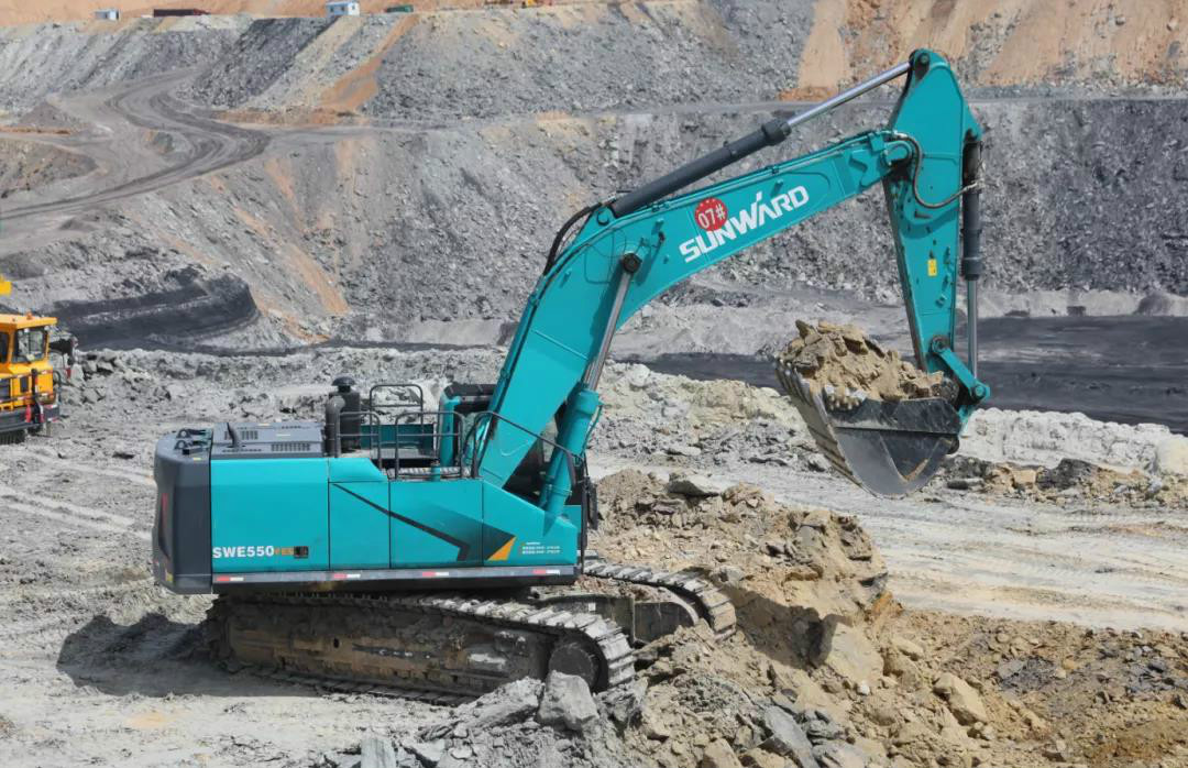 以先导式立异实现挖掘机从无到有，，，从小到大，，，从大到强！