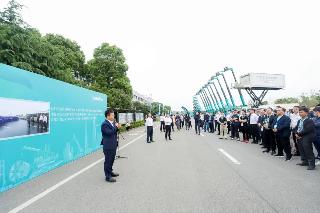 “爆品”出击！！！122cc太阳成智能客户交流会签约超8亿元