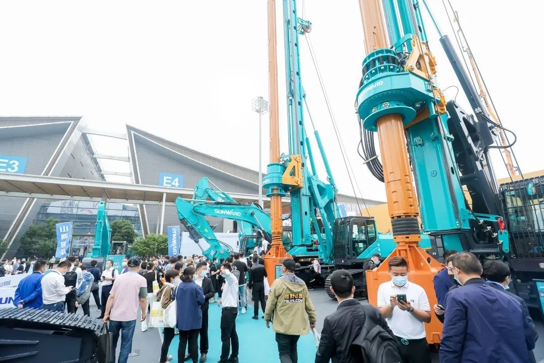 何清华出席长沙国际工程机械工业链生长峰会，走“双循环”蹊径要害在于“要做好自己的事情”