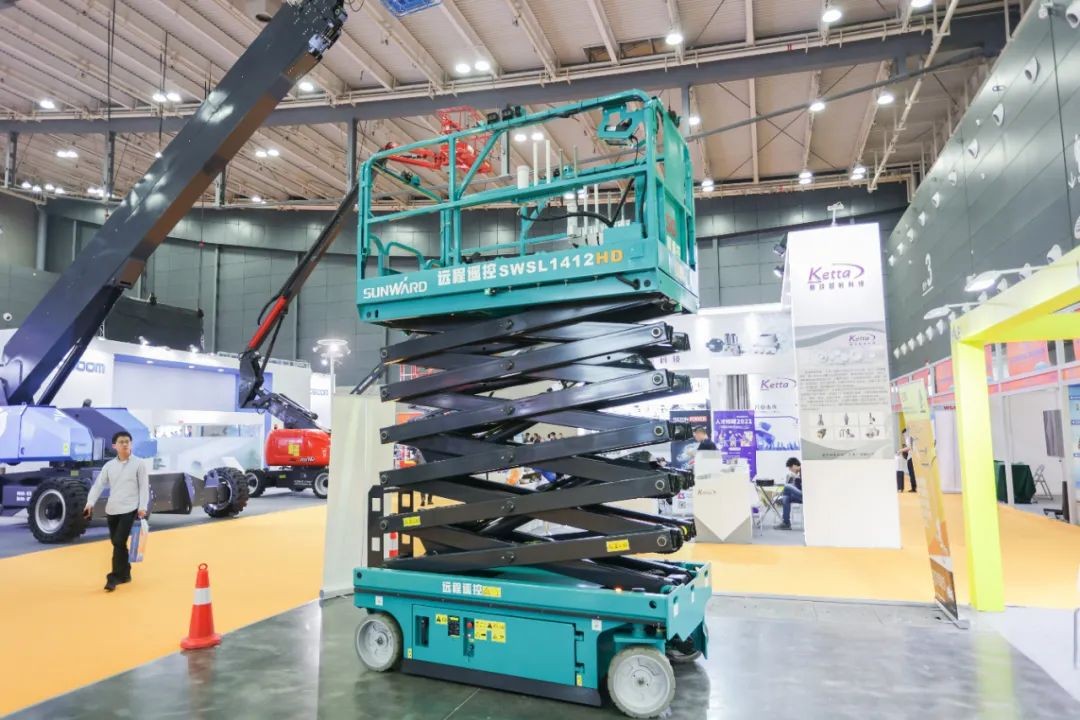 未来可期！！122cc太阳成智能高空作业装备抢占制“高”点
