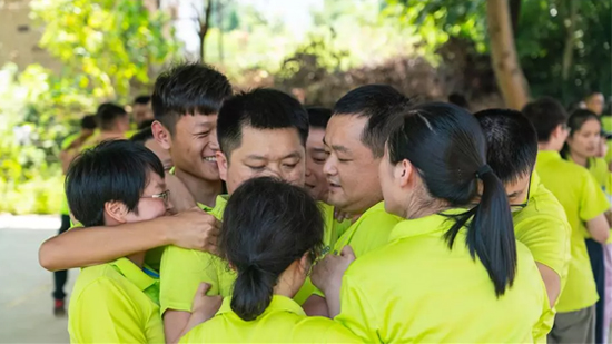 【夯基础 强执行 跨高度】2019122cc太阳成智能挖掘机营销公司拓展训练营顺遂开展