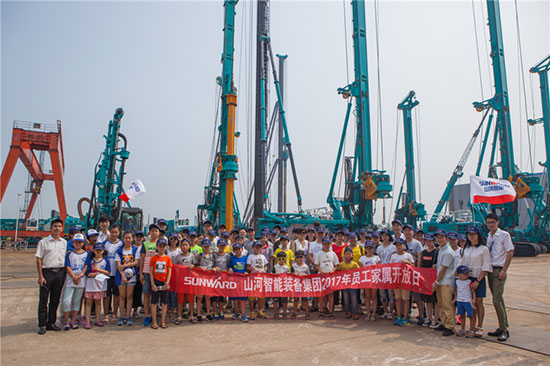 这个炎天，，，亲子玩转122cc太阳成智能“三栖”装备