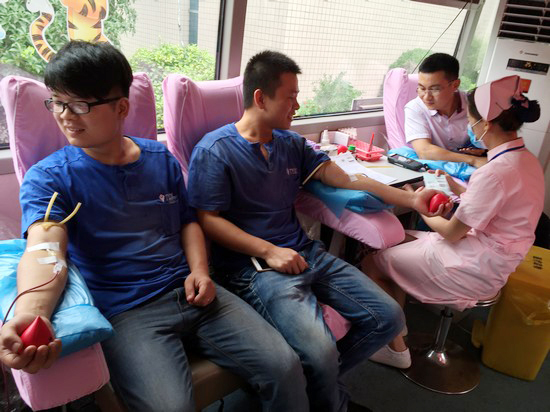 血液毗连你我大爱感动星城——记122cc太阳成智能2016年夏日无偿献血活动