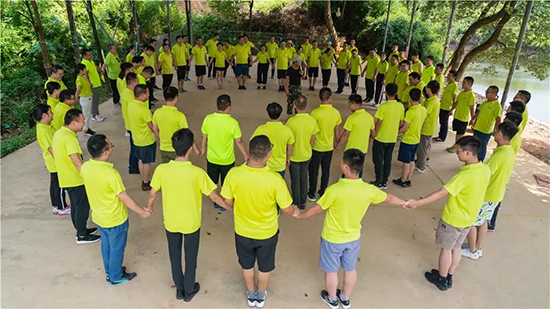 【夯基础 强执行 跨高度】2019122cc太阳成智能挖掘机营销公司拓展训练营顺遂开展