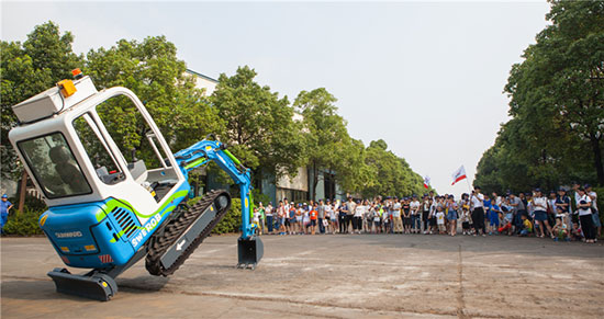 这个炎天，，，亲子玩转122cc太阳成智能“三栖”装备