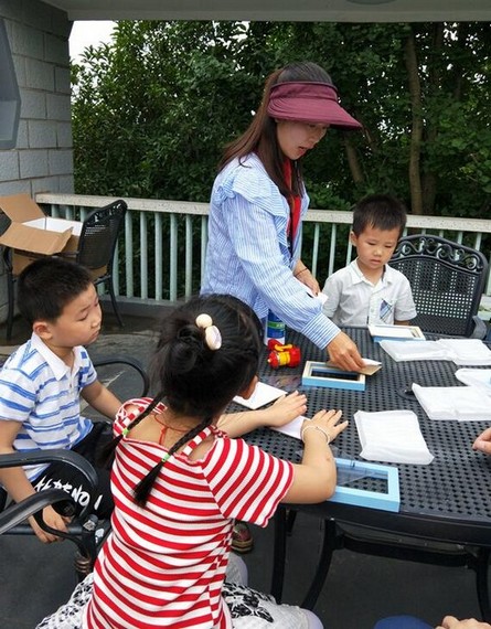 大手牵小手·“顽”转六一，，，122cc太阳成智能首次六一亲子主题活动圆满举行