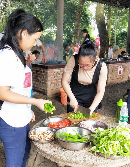 大手牵小手·“顽”转六一，，，122cc太阳成智能首次六一亲子主题活动圆满举行