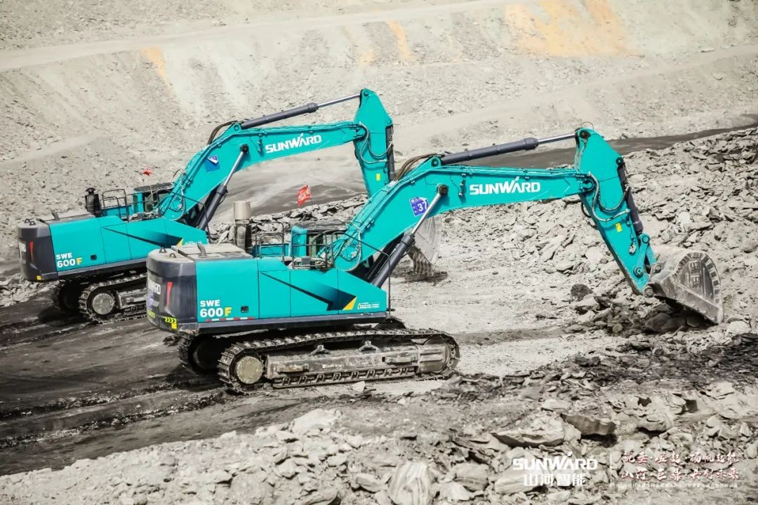 “矿”世能手，，齐聚122cc太阳成智能挖掘机操作手挑战赛