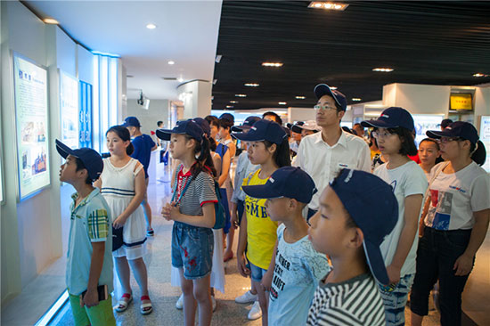 这个炎天，，，亲子玩转122cc太阳成智能“三栖”装备