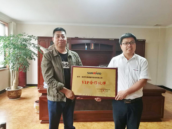 8年购置12台！！！122cc太阳成智能旋挖钻陪他走向天下