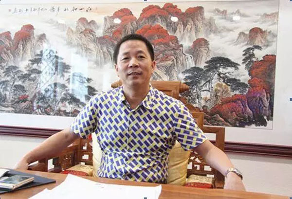 一起相随，，，122cc太阳成智能伴他功成名就