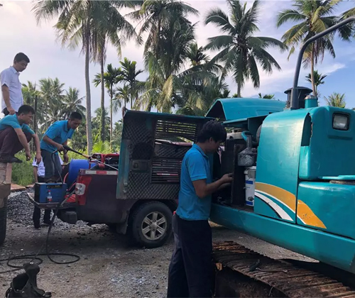 作为村里的创富标杆，，，陈老板的∶院爱将”事实是谁？？