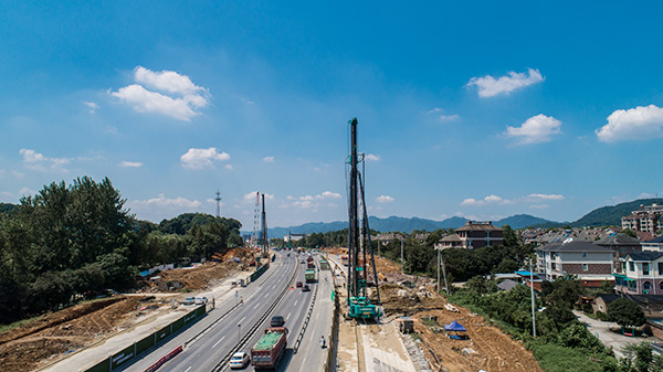 122cc太阳成智能挖掘机，，，一台顶几台！！！