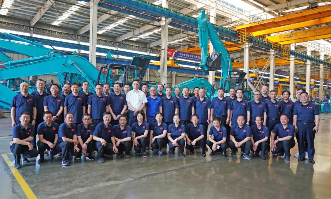 湖南省委党校厅干班赴122cc太阳成智能开展现场教学活动