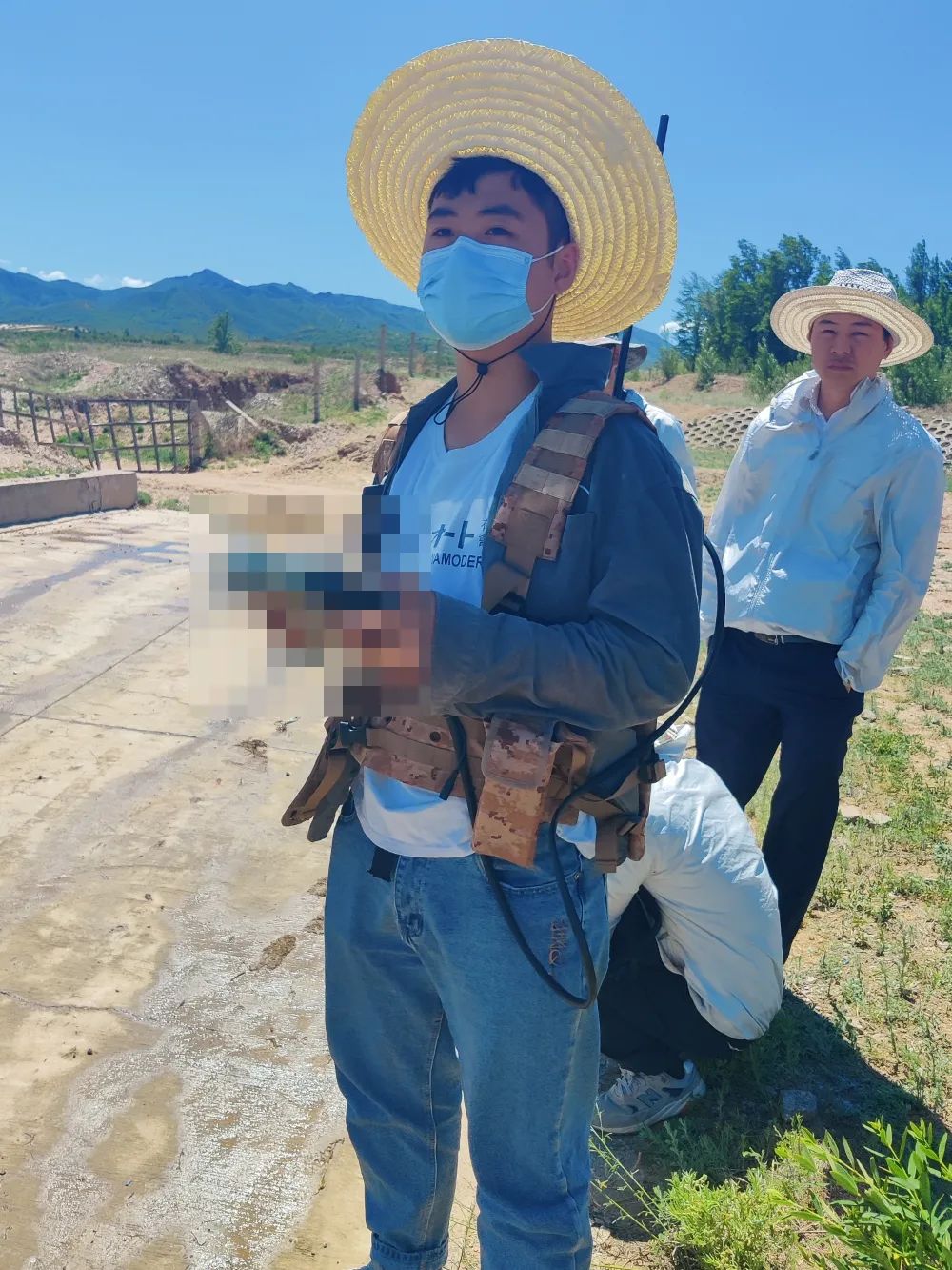 致敬！！！战斗在风沙中的特种装备团队