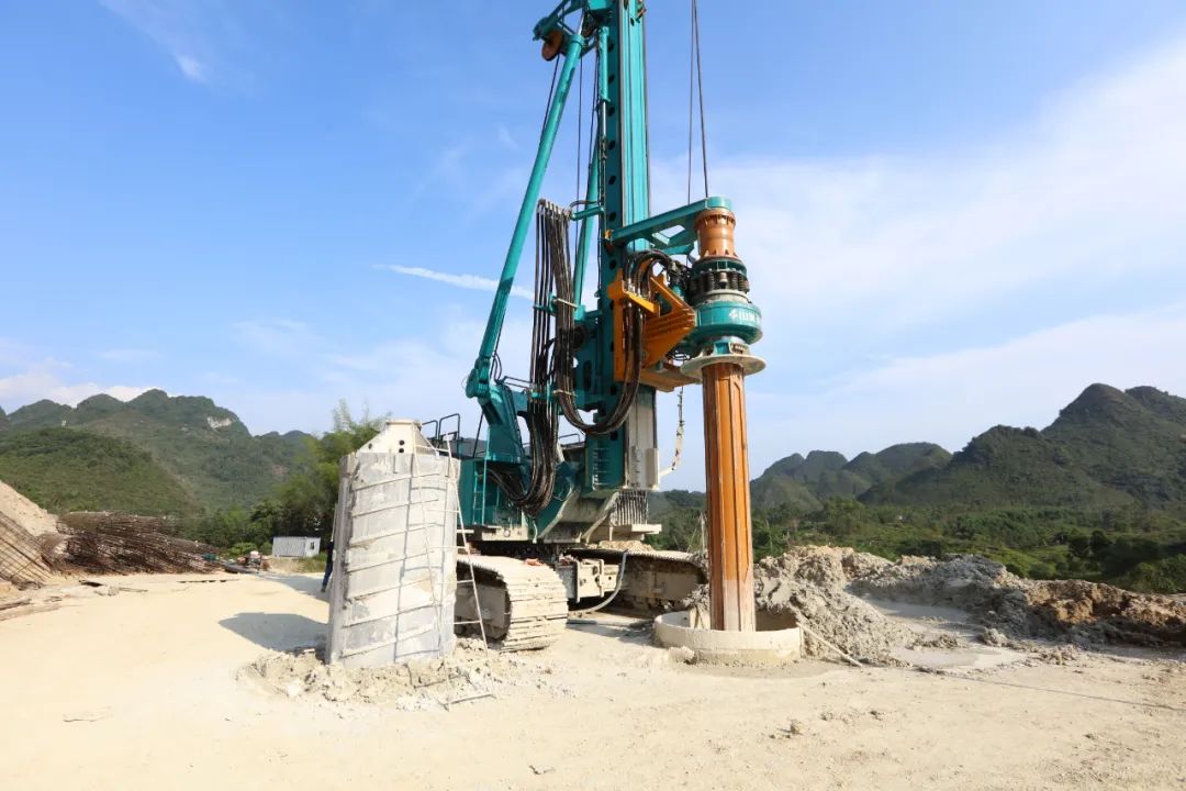 一个月只完成3根桩，，，为何客户连连赞美？？