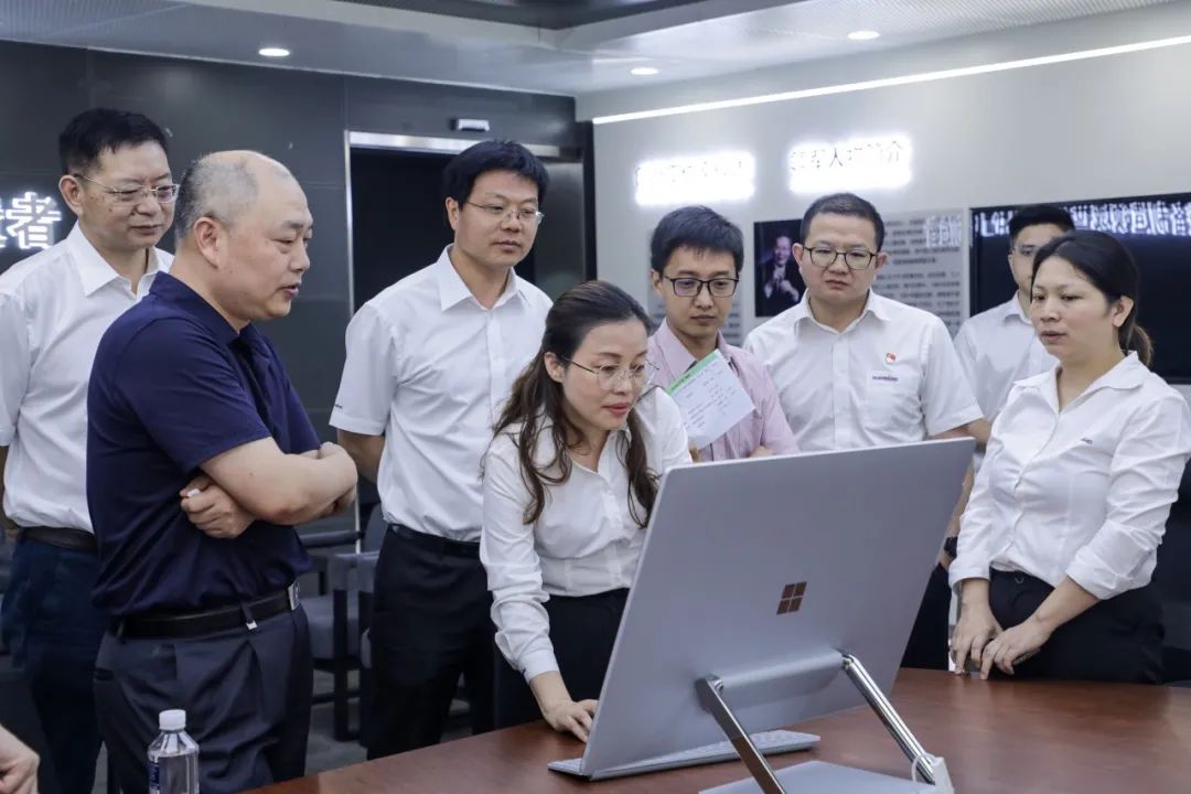 国防科大北斗团队考察122cc太阳成智能