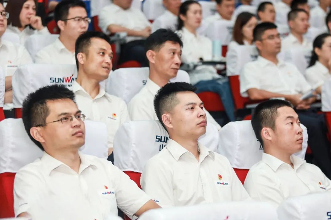 122cc太阳成智能党委集中收看庆祝中国共产党建设100周年大会现场直播