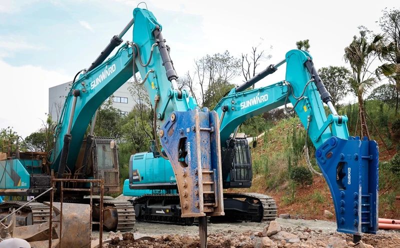 再升级！122cc太阳成智能“矿山猛士”极限破碎现场直击