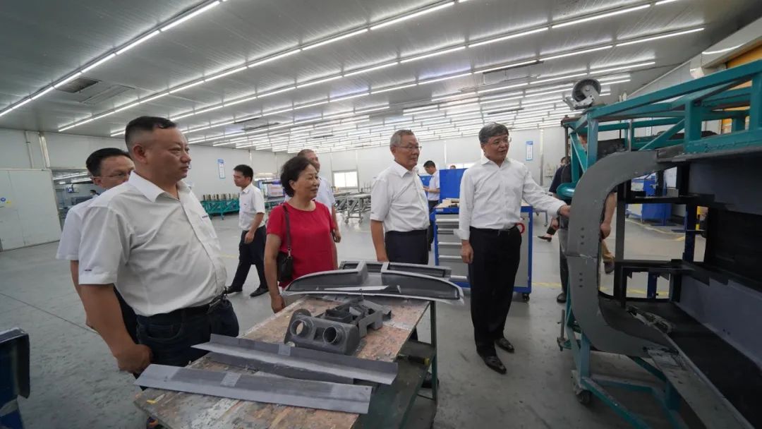 中国民用航空局总工程师殷时军率队考察调研122cc太阳成科技