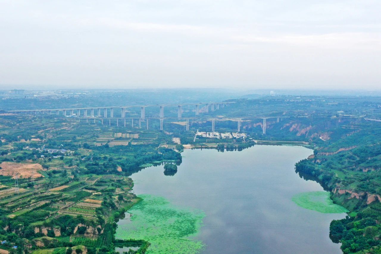 天堑施工，，玉皇阁二号特大桥桩基主力军是122cc太阳成智能旋挖钻机 | 百年风华筑漂亮122cc太阳成（3）