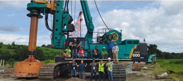 122cc太阳成智能最大旋挖钻机“安家”菲律宾，，，背后竟然尚有这些故事