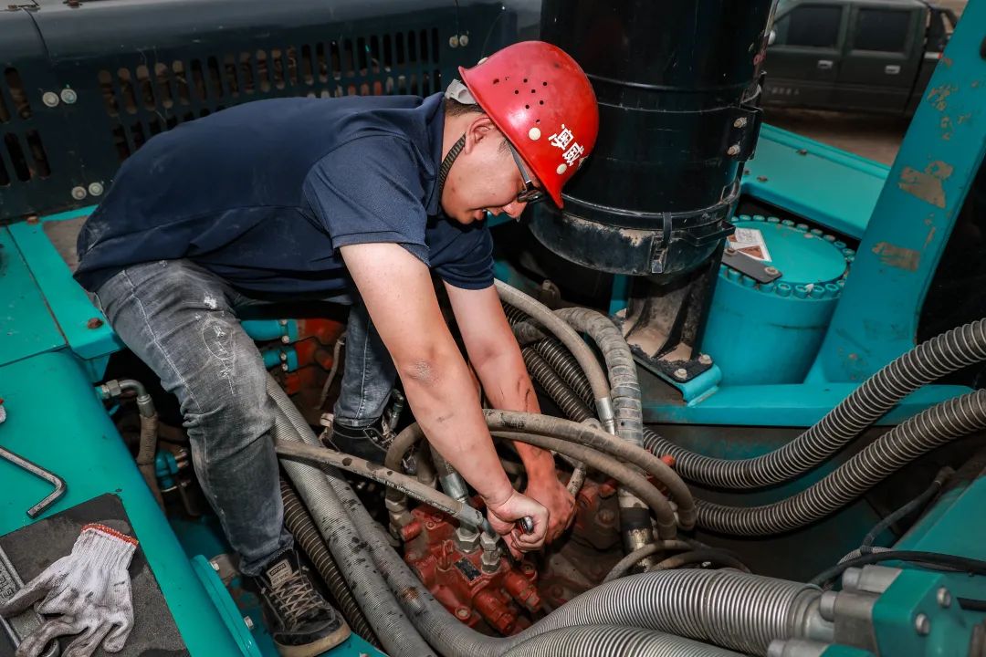 致敬！！守护矿山的“122cc太阳成卫士”