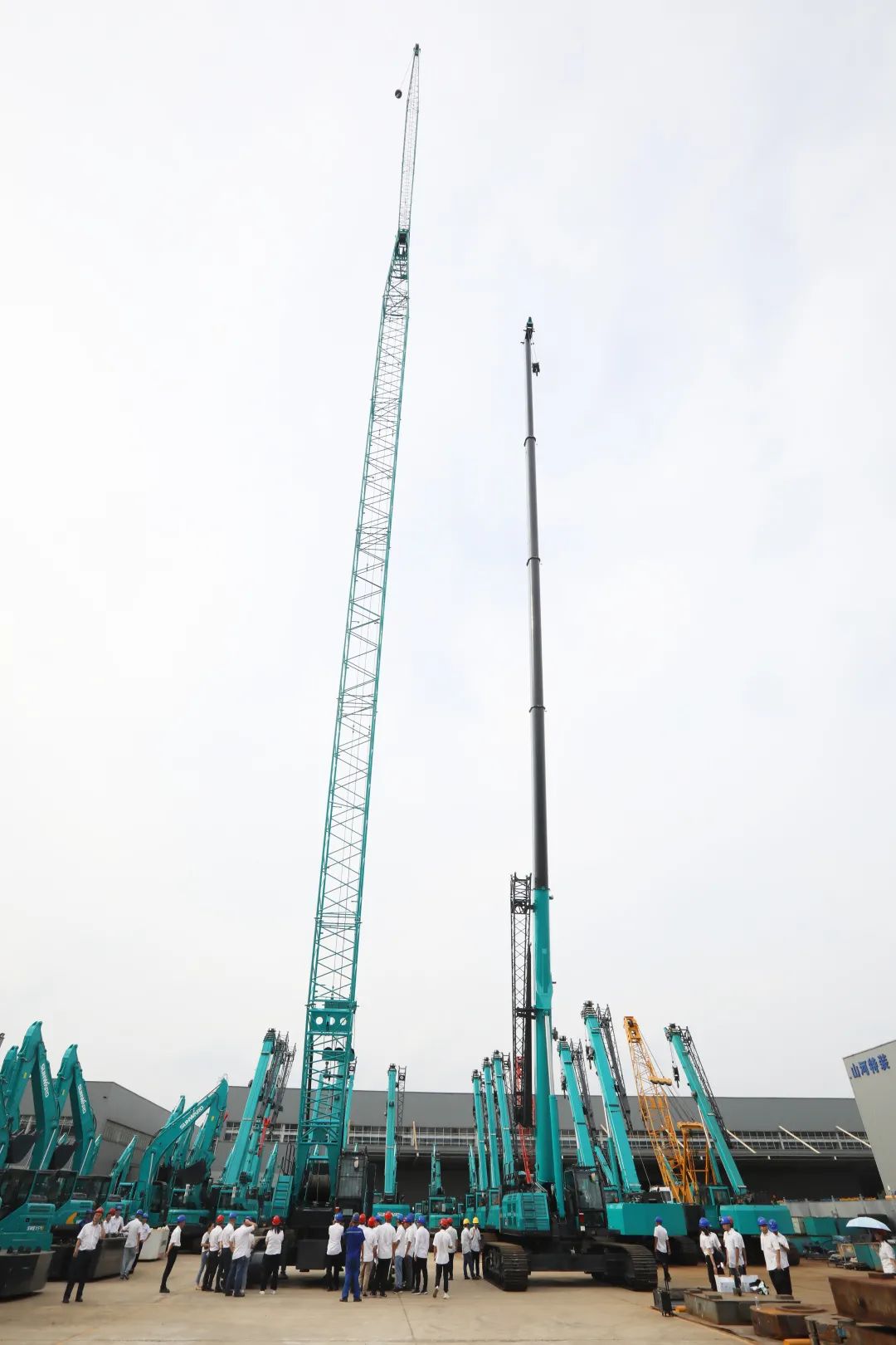 双鹰遨游，，，“E”往无前！！——122cc太阳成智能新一代E系列起重机下线！！