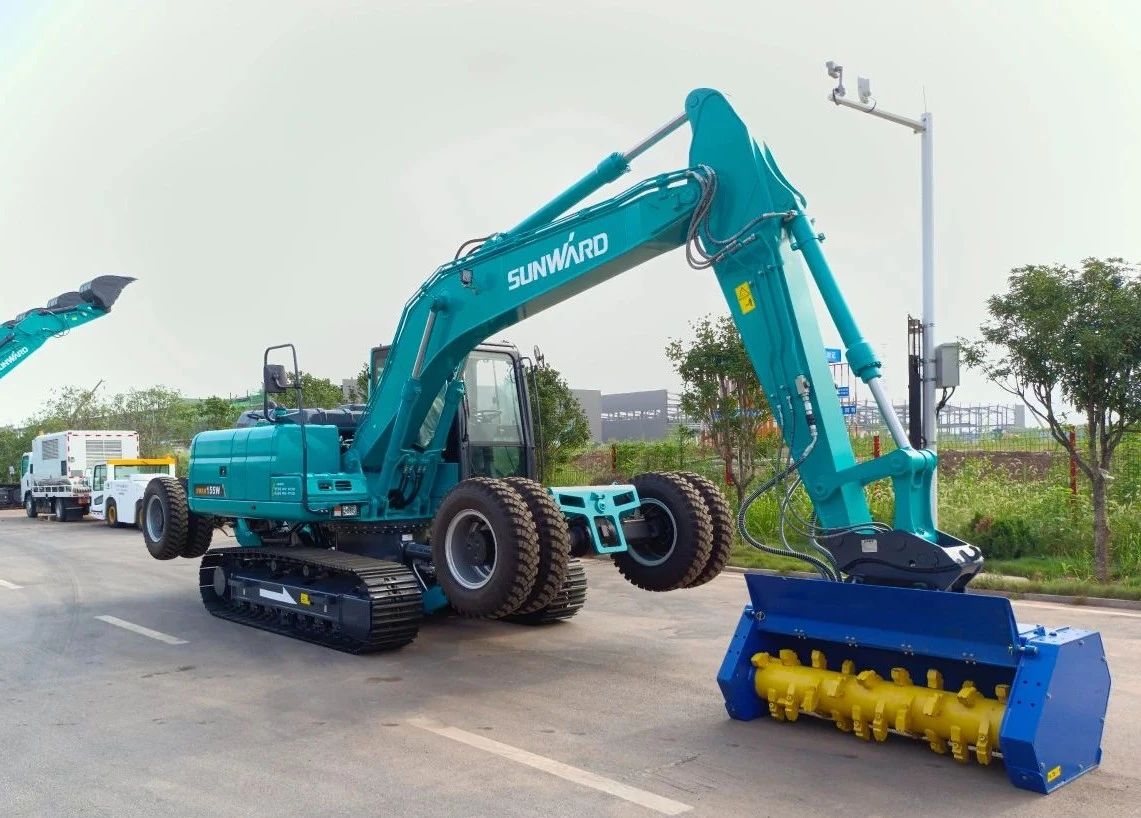 海内首台！！！122cc太阳成智能15吨级轮履两用开带机乐成下线