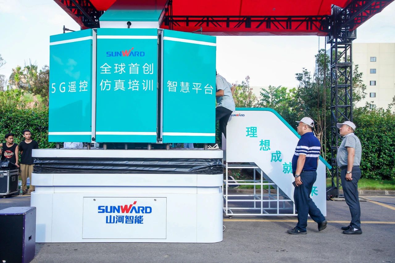 远程？+仿真培训！！全球首创5G？胤抡媾嘌抵腔燮教ň柿料