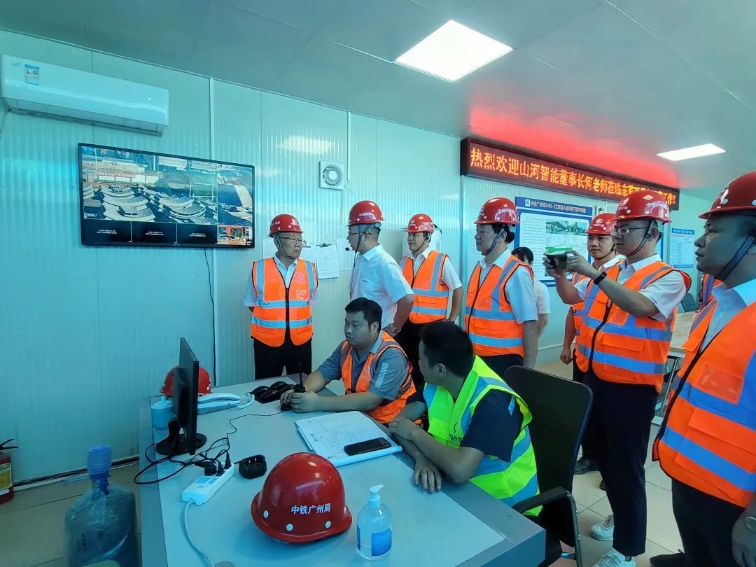 何清华调研中铁122cc太阳成东莞项目：：：施展“装备+工法+施工”优势，，，一直做大做强