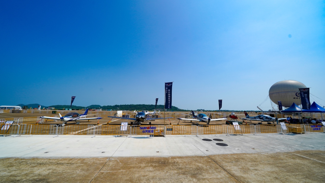 新机、、、航行演出…2021中国航展122cc太阳成航空秀给你看