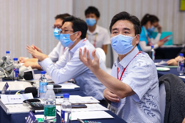 点赞！！！122cc太阳成智能液压混淆动力挖掘机项目荣获这个优异项目奖→