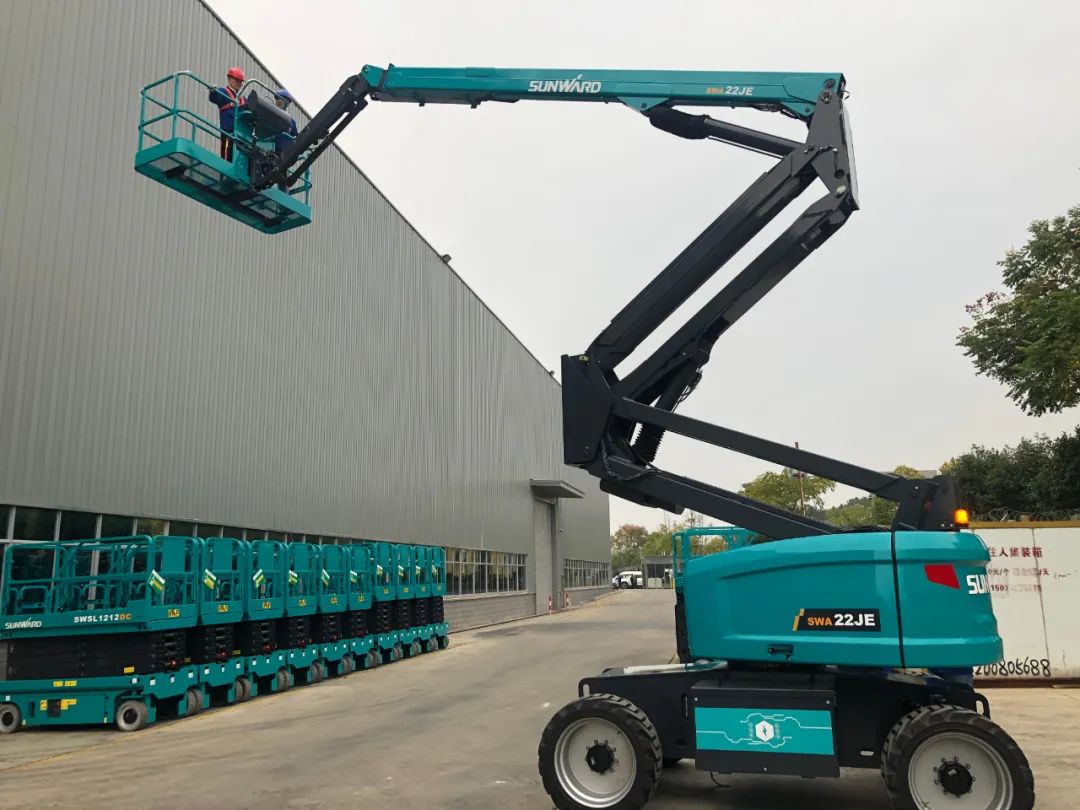 同级别作业高度最高！122cc太阳成智能首款自主研发电动臂式高空作业平台下线