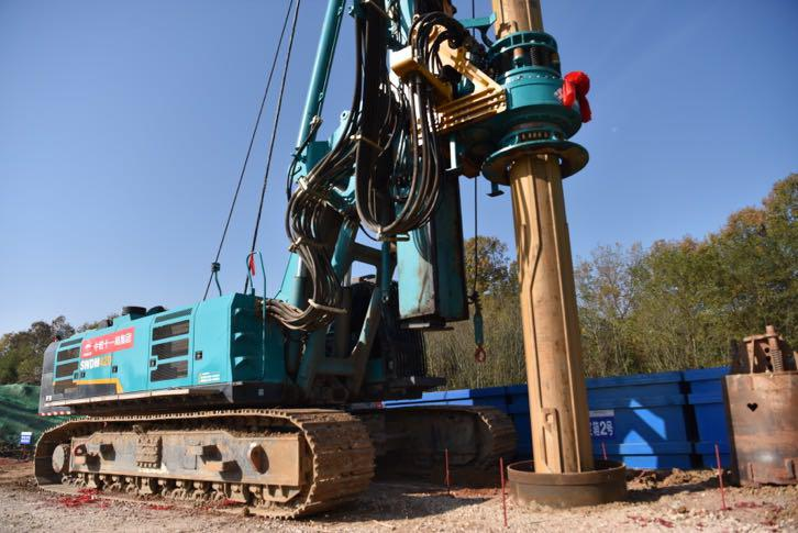 首根桩基开钻！122cc太阳成智能助力新建沪渝蓉高速铁路建设
