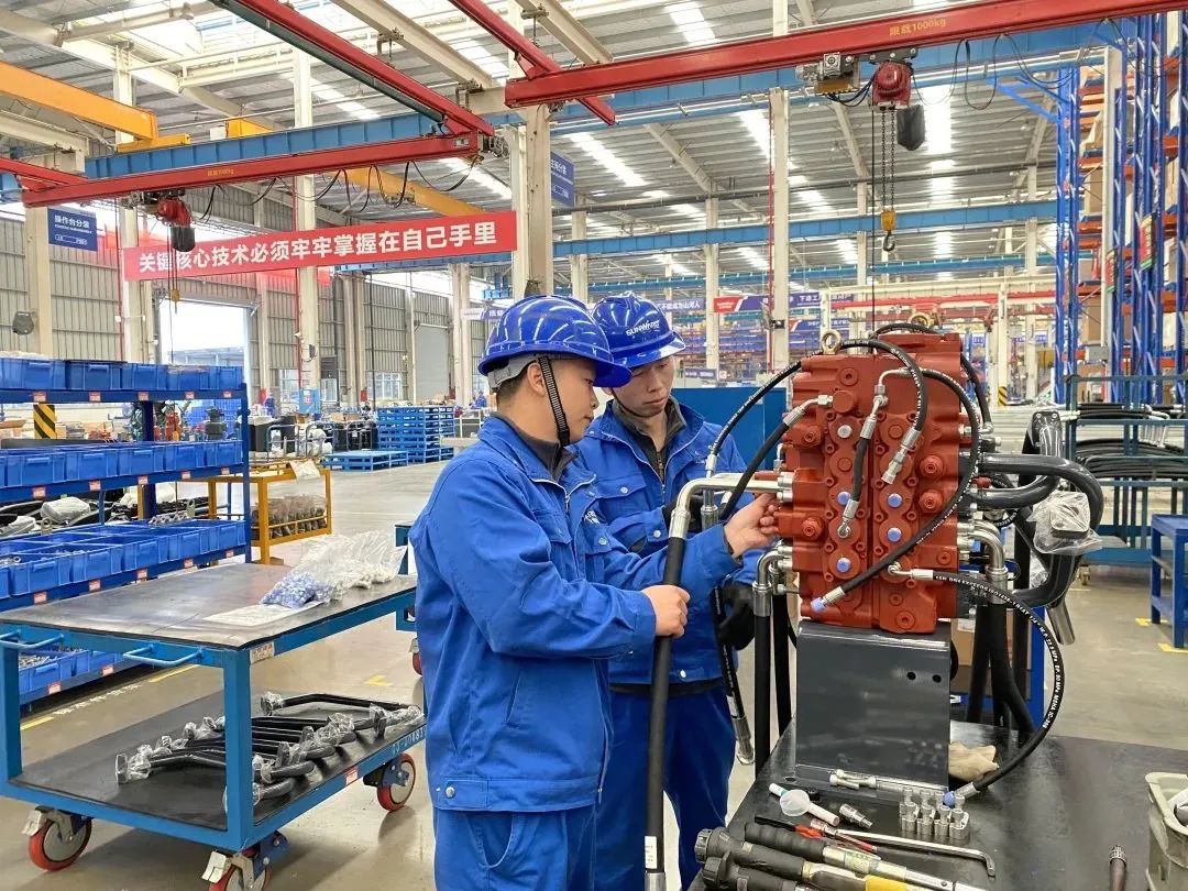 《湖南教育》：：探索18年，122cc太阳成智能找到校企相助共赢的谜底