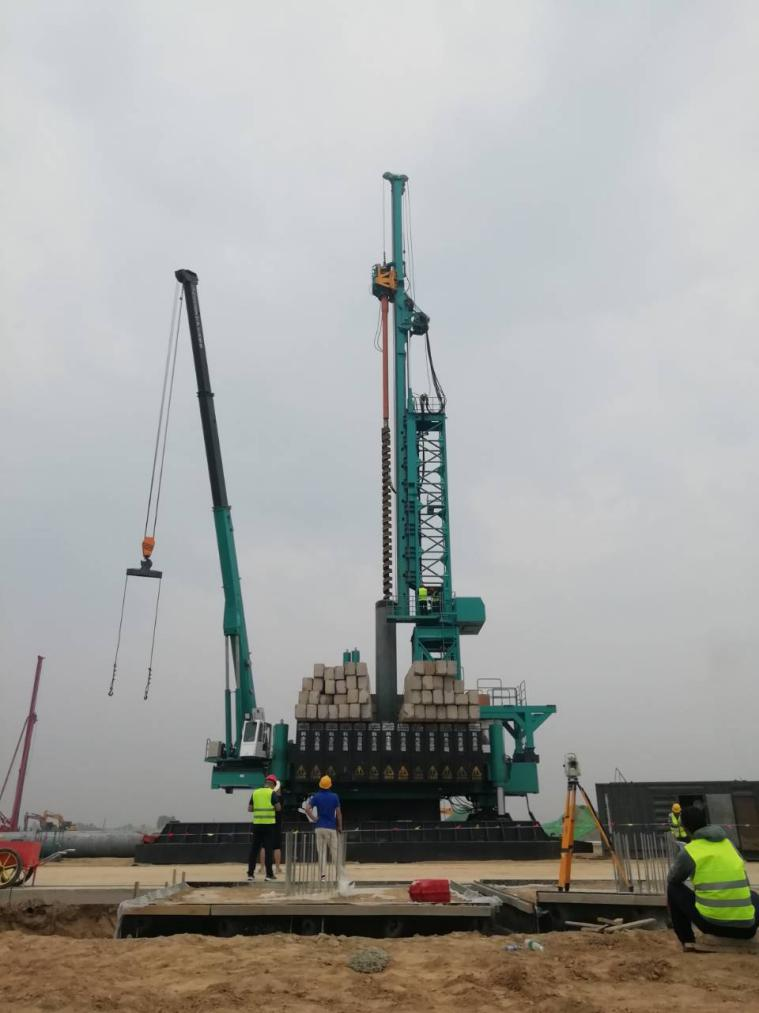 创下纪录！！122cc太阳成智能引孔式静力压桩机首次应用于高铁项目