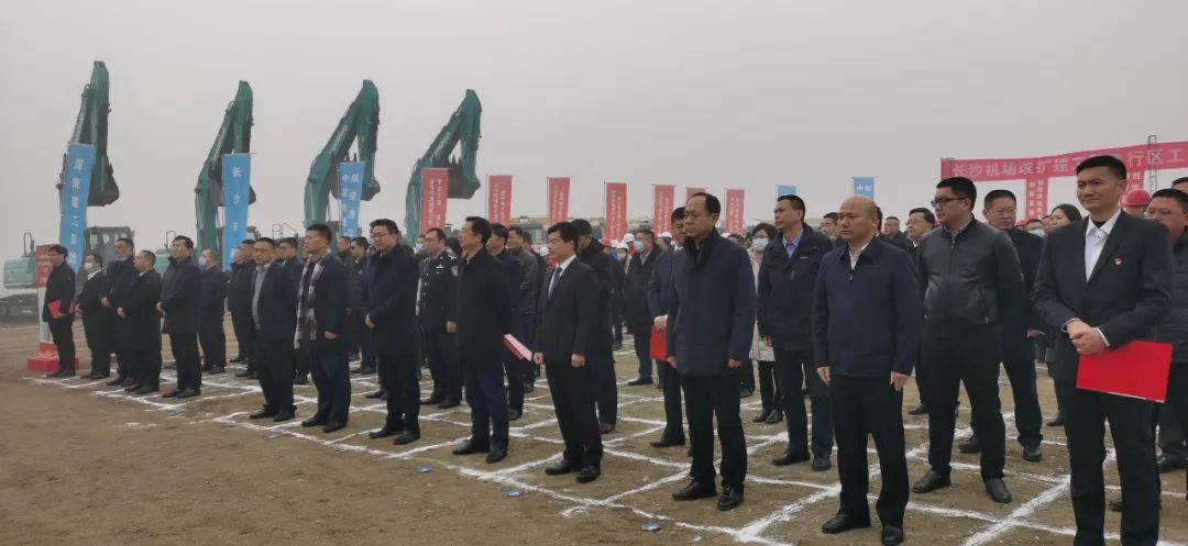 “122cc太阳成绿”精彩亮相！！122cc太阳成智能装备周全助力长沙机场改扩建项目