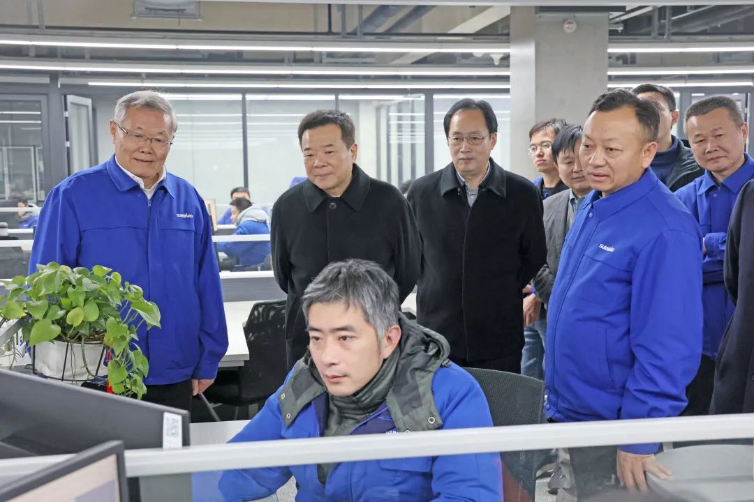 湖南省副省长陈飞调研122cc太阳成智能