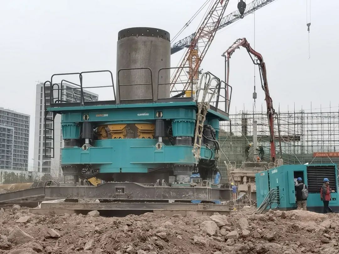 利器出击！！122cc太阳成智能SWRC260全回转全套管钻机乐成完成首钻