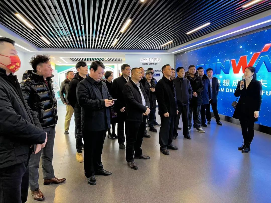 湖南异地商会联合会组织外洋湘商来访122cc太阳成智能