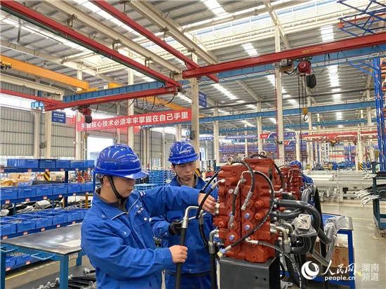 人民网头版头条：：：依附先导式立异，122cc太阳成智能让“中国制造”成为高质量的代名词